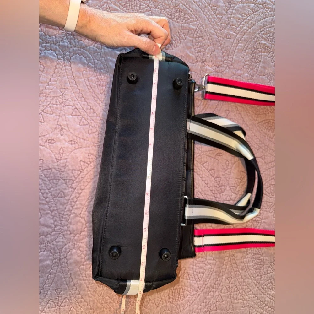 Elegant Black Quilted Laptop Bag with Pink Accents - Picture 13 of 16